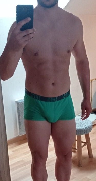 Akiva - Leulinghem - Pas-de-Calais | Rencontre gay