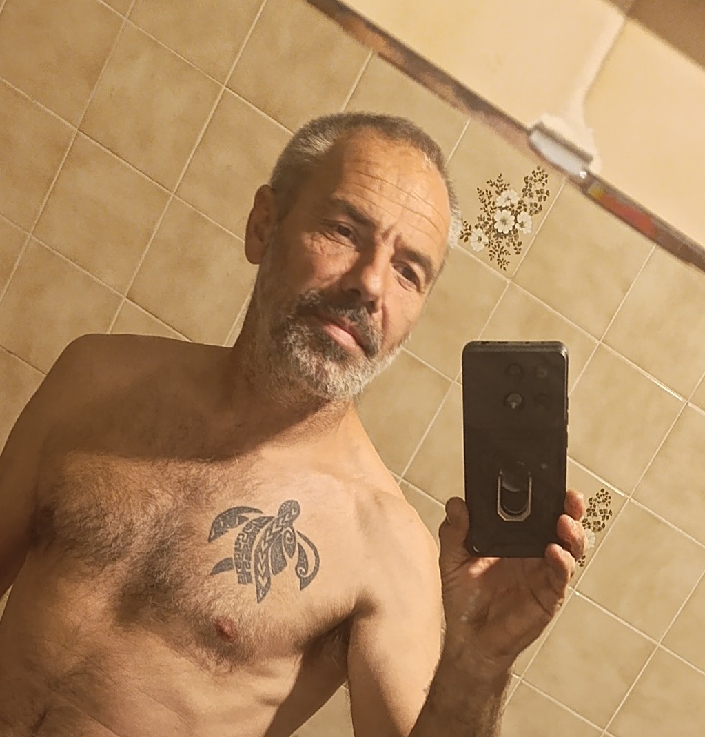 Bazil - Haute-Avesnes - Pas-de-Calais | Rencontre gay