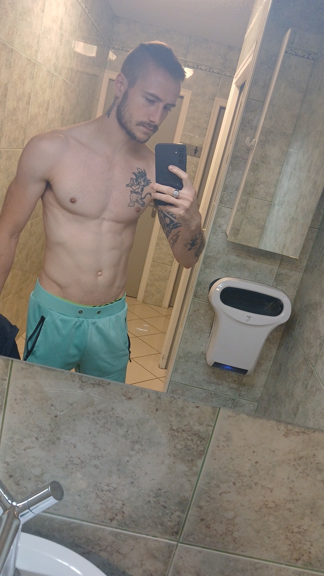Aaron - Braine - Aisne | Rencontre gay